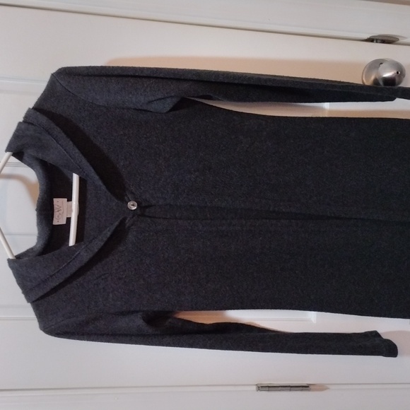 G.W. sport full length sweater. - Picture 1 of 9